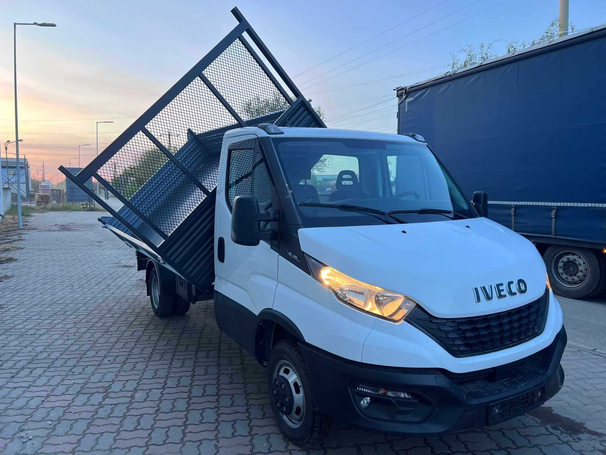 Iveco Daily 35c16 basculabil pe 3 parți RAR făcut 30.000 km