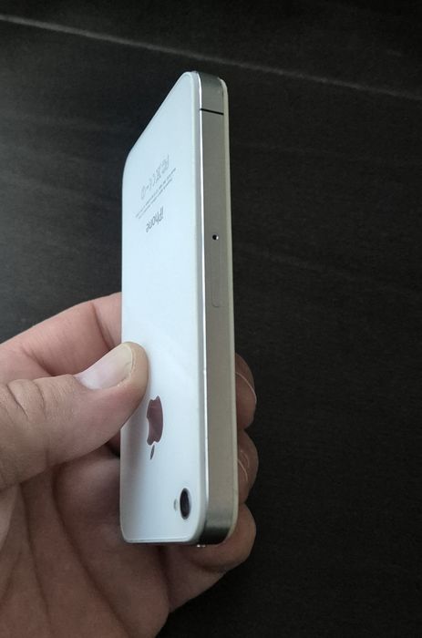 Vand iPhone 4 Alb De Colectie.