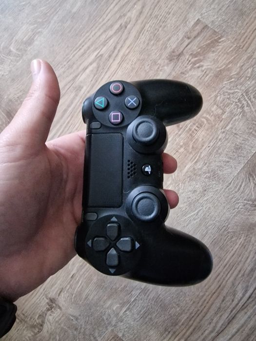 PlayStation 4 Pro / 1TB