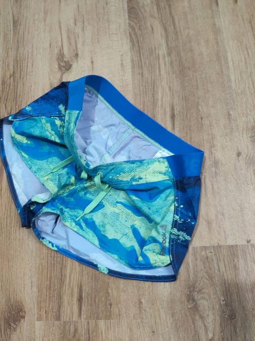Pantaloni scurți de damă Reebok mărimea XS