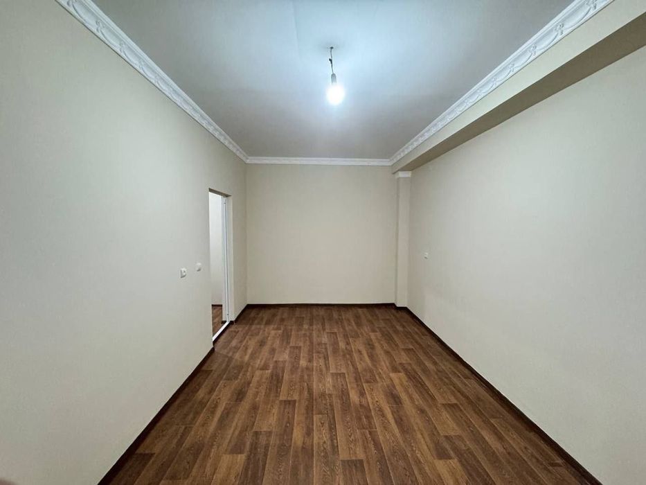 2 xonali kvartira sotiladi