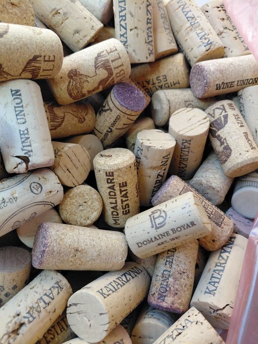 Коркови тапи различни видове за декорация, използвани