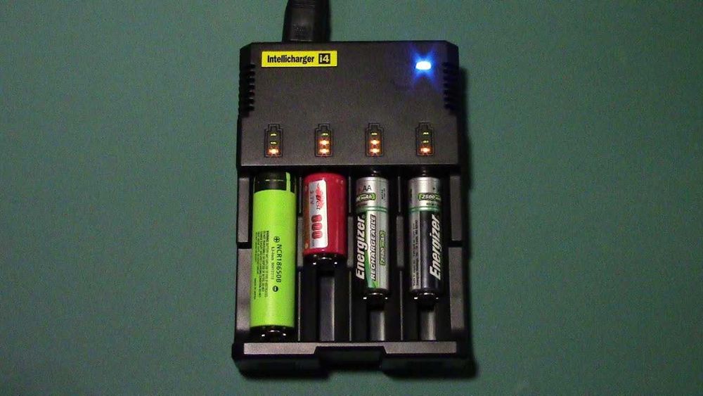 Incarcator Nitecore Intellicharger i4, 4 sloturi, 18650, 16340, 18500