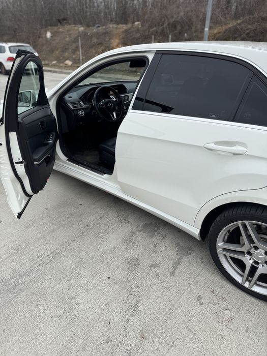 Mercedes-Benz E CLASS W212 Avantgarde. Posibilitate RATE !!