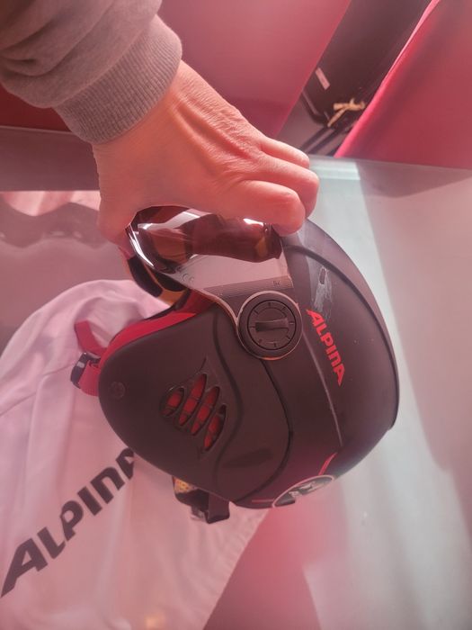 Alpina каска за ски