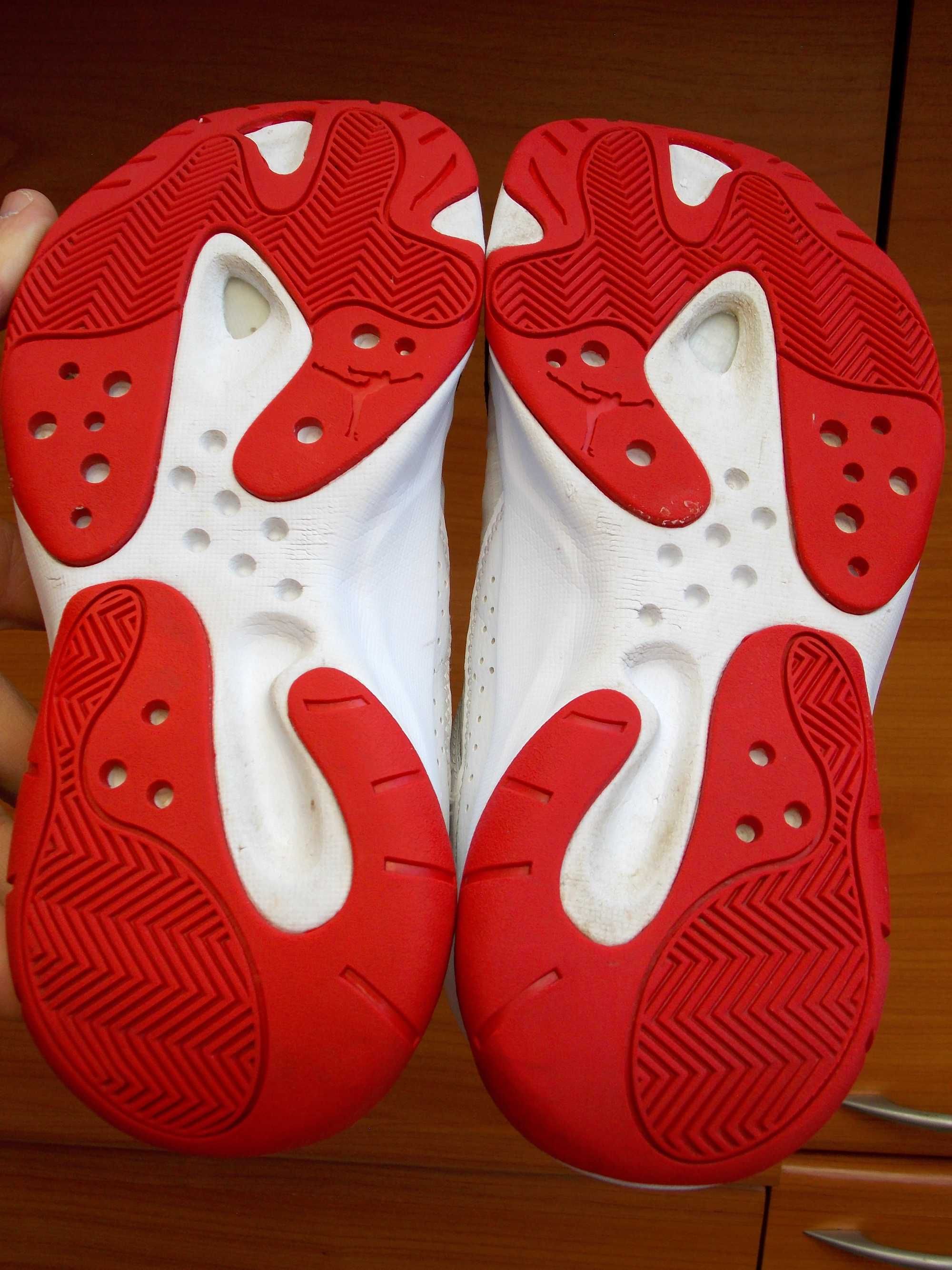 Nike Jordan 11 CMFT Low nr.38 adidasi ghete pantofi sport