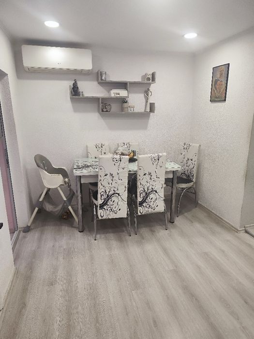 Продава къща Кралска зона