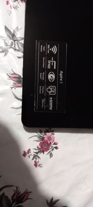 Vând laptop HP cu procesor AMD Ryzen 5 3500U, grafică integrată Radeon