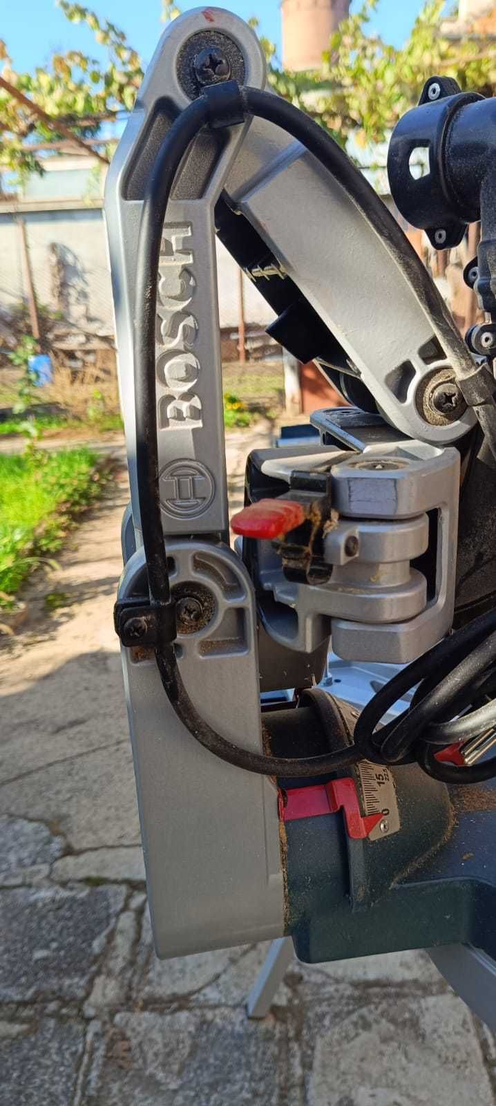 Циркуляр bosch със стойка bosch
