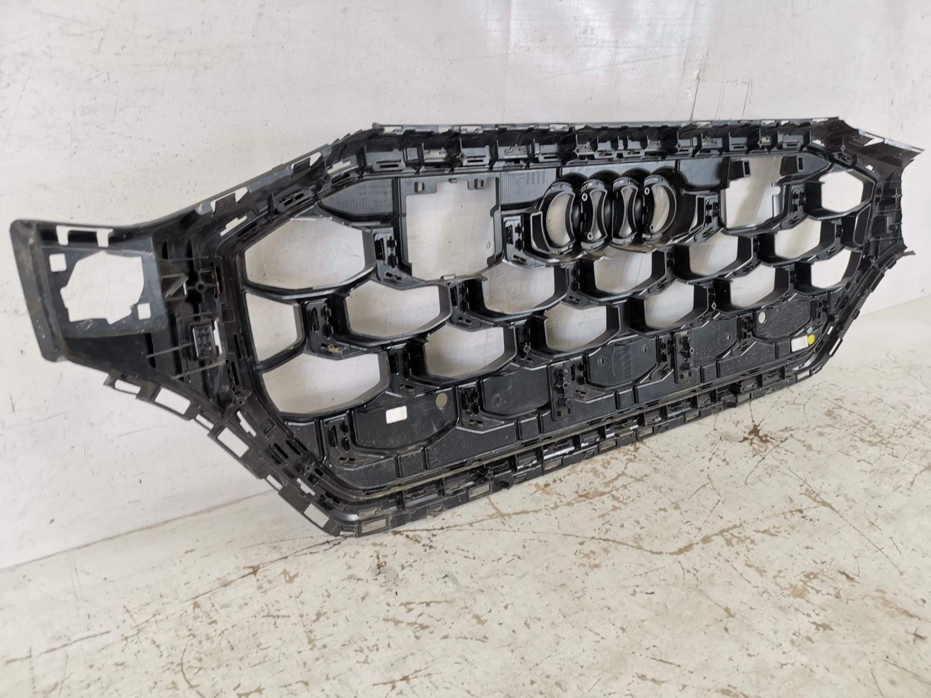 Grila Radiator Audi Q8 1 2018 2019 2020 2021 2022 Originala Avariata