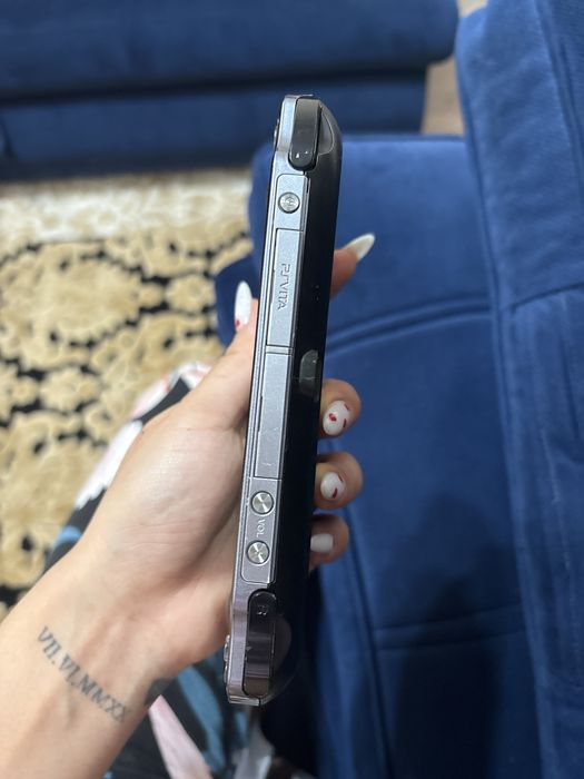 Psp vita черного цвета