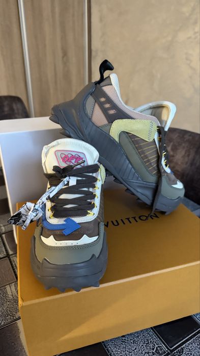 Off-White ODSY-1000 Sneakers/Adidasi - mărimea 43 - Noi