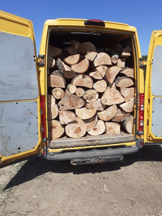 Aduc lemne pentru foc transport gratuit