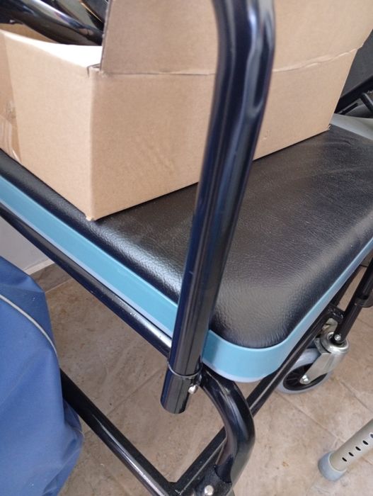 Чисто нов комбиниран стол за баня