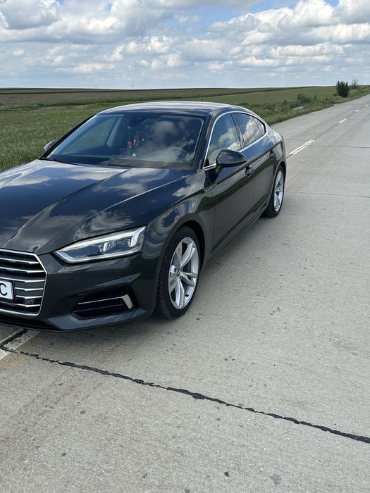 Audi A5.