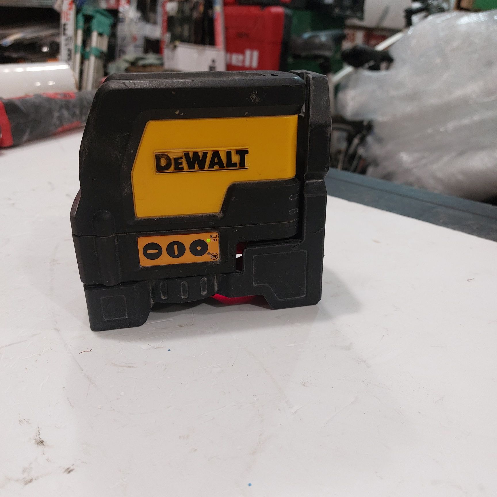 Линеен лазерен нивелир Девалт Dewalt DW0822