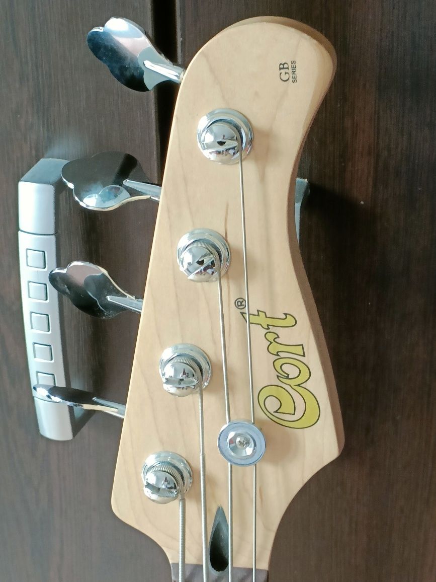 Chitară  Bass Cort