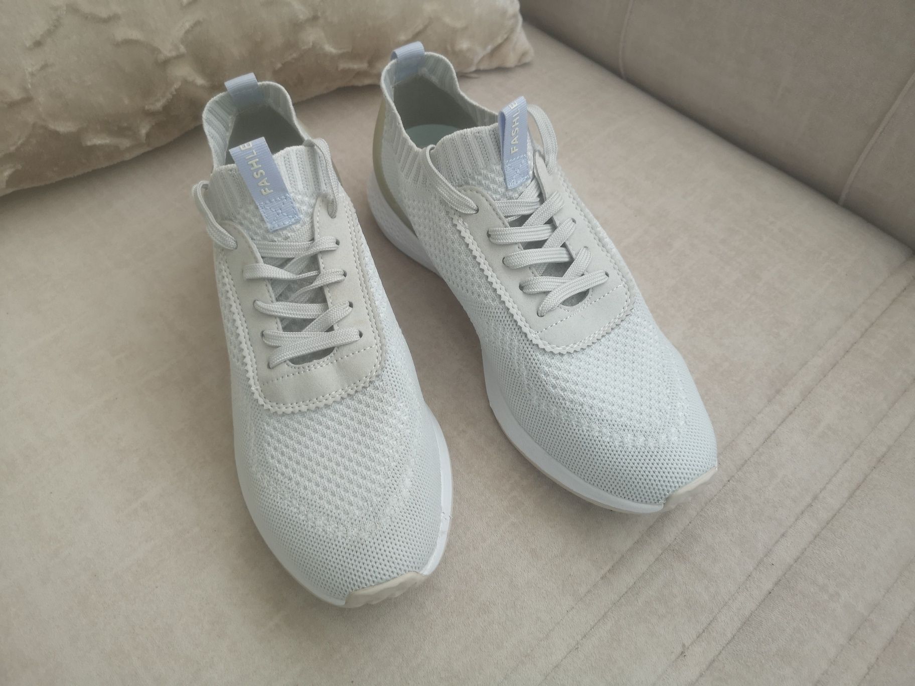 TAMARIS N 39, летни сникърси много леки и комфортни