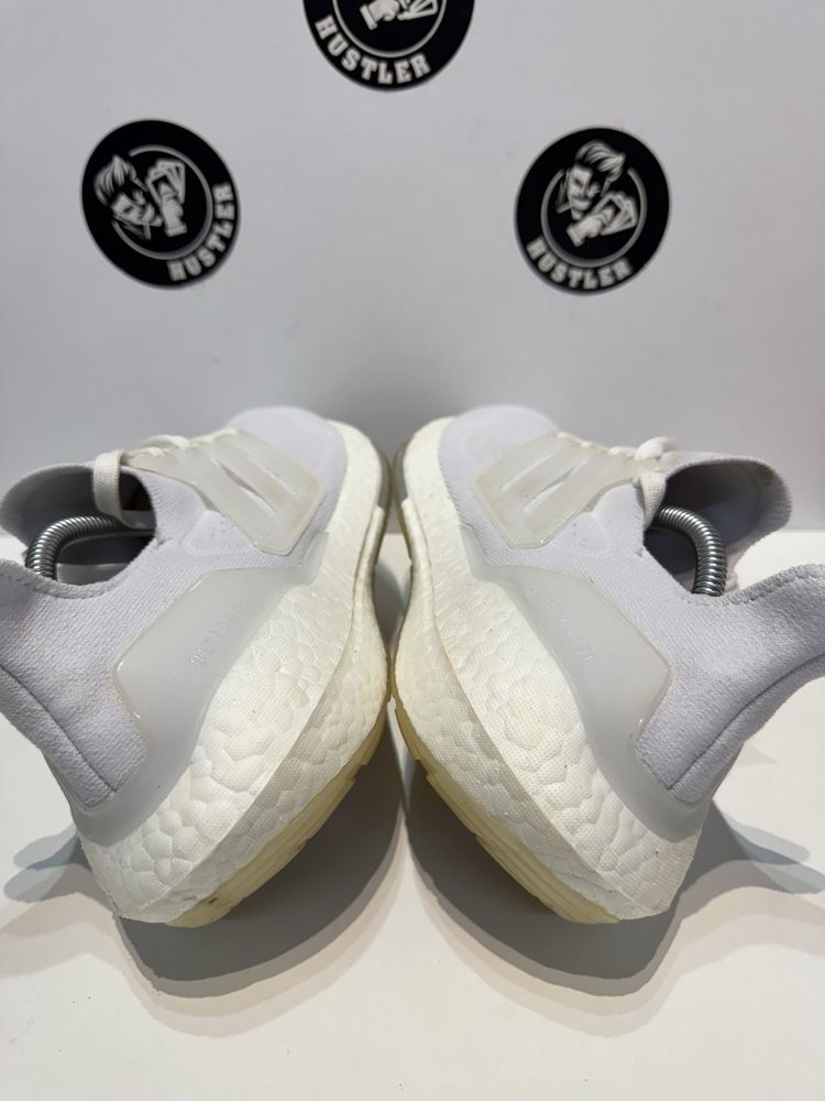 Маратонки Adidas ULTRABOOST 21.Номер 42.5