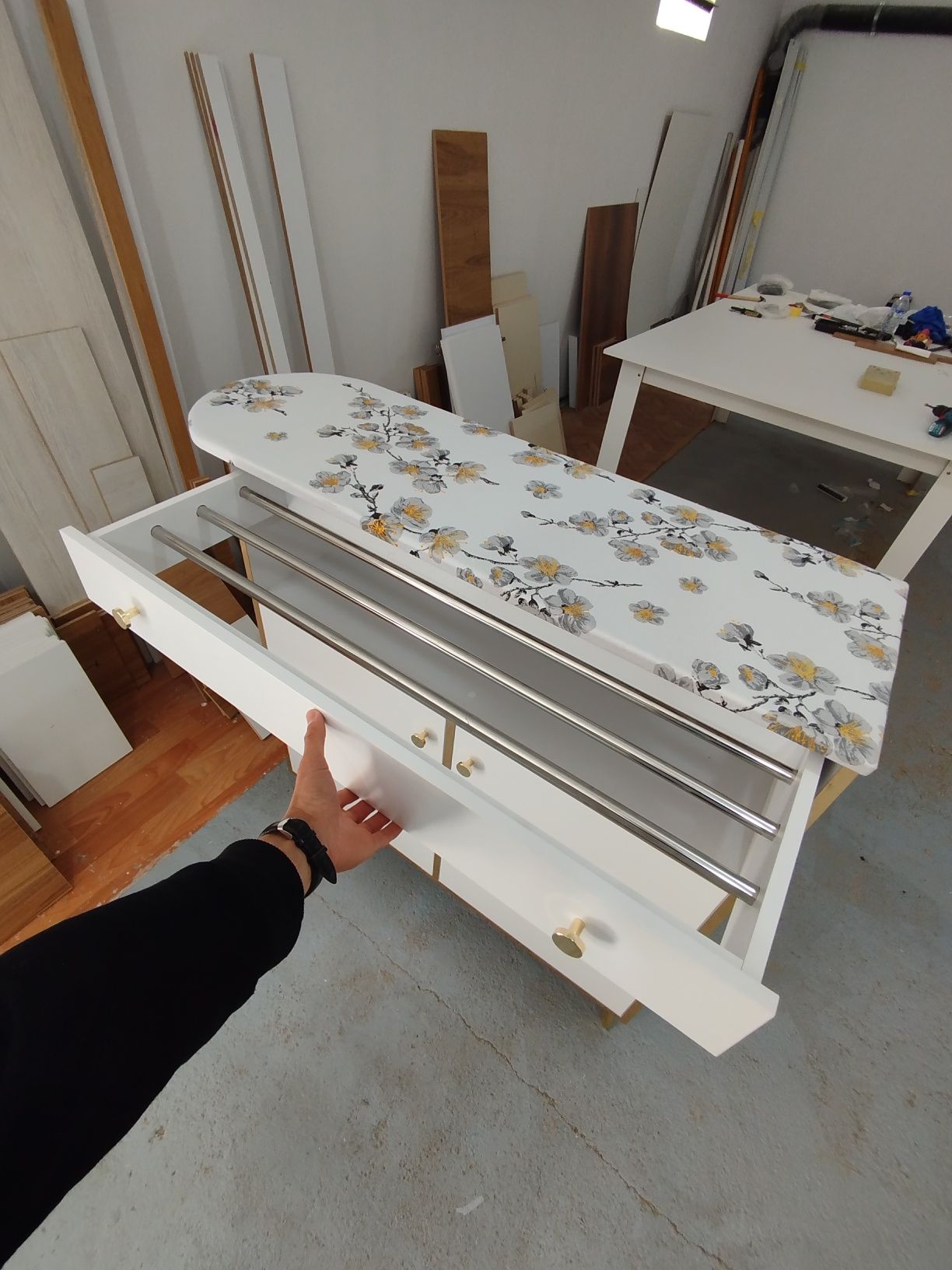 Dazmol stoli materiali MDF