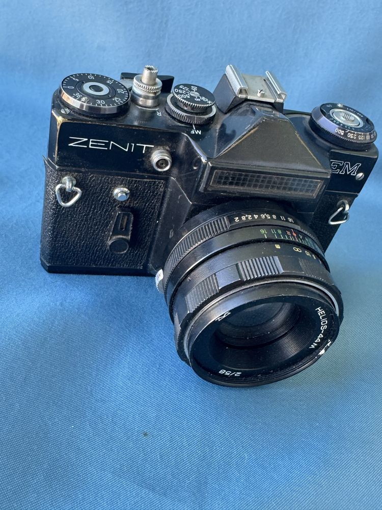 Фотоапарат Zenit EM