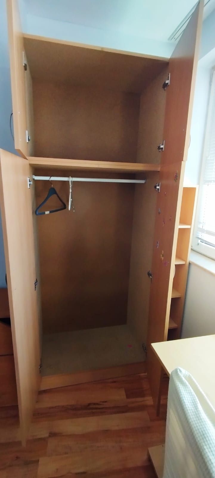 Продавам запазени мебели