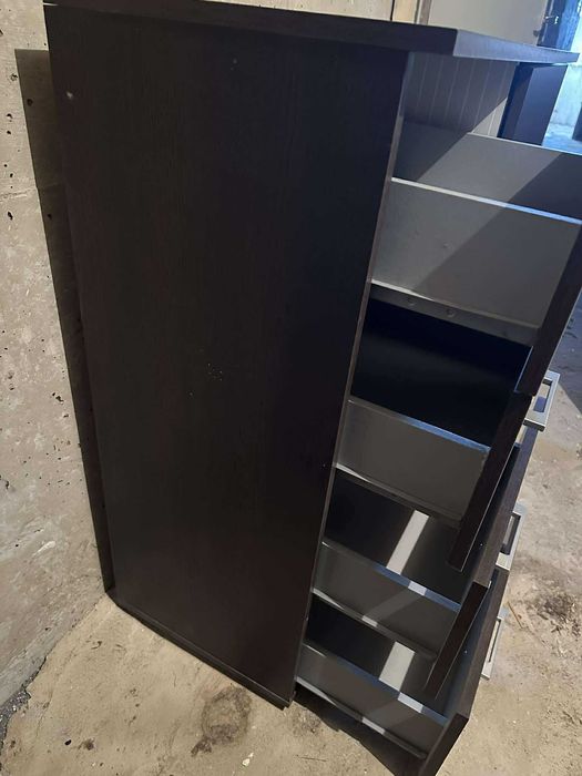 Шкаф в отлично състояние