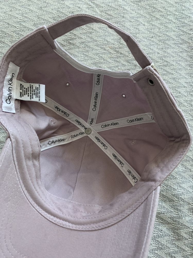 Продам оригинал кепку Calvin Klein