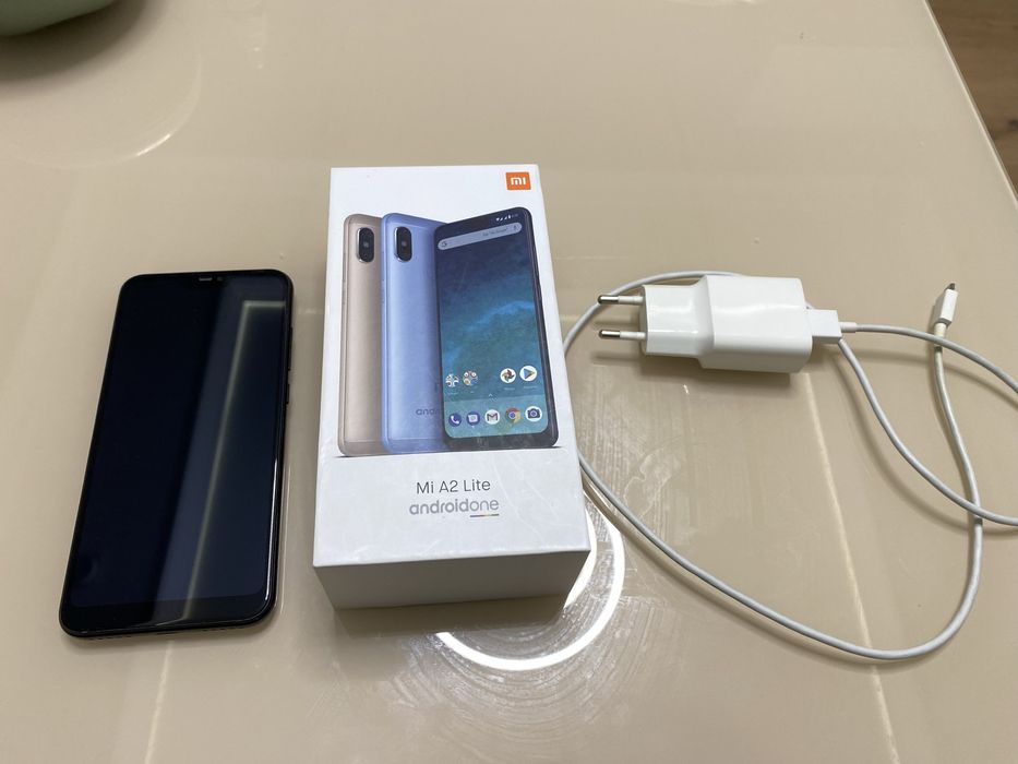 Телефон Mi A2 lite