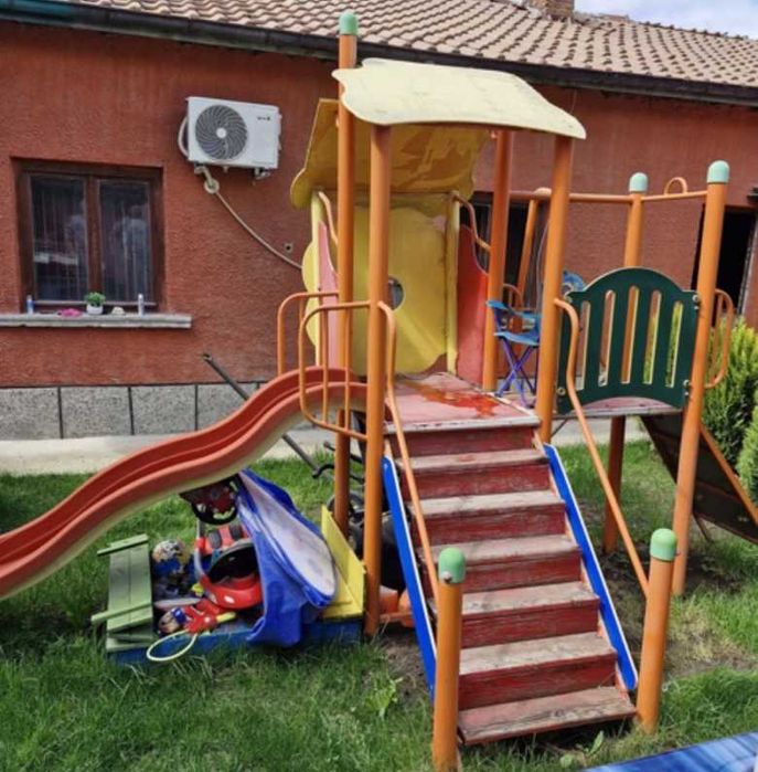 Детска площадка , катерушка , къща , пързалка , стена за катерене ,