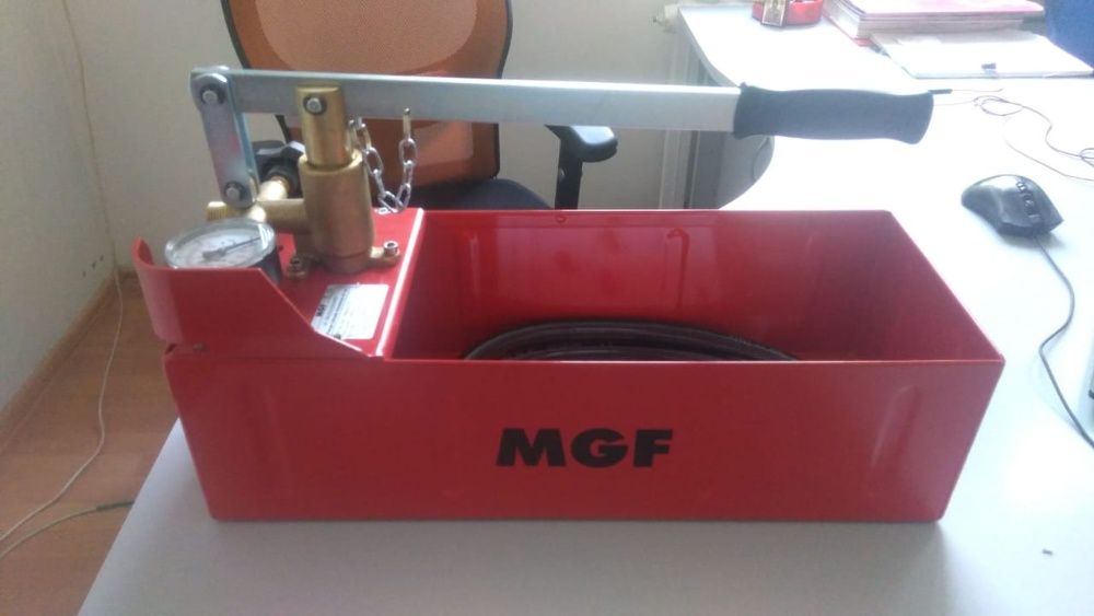 Итальянский Опрессовочный насос MGF