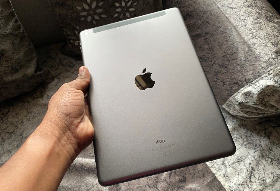 Ipad 7 th   yomkost 94%