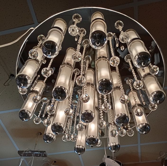 Комнатная люстра (НОВАЯ)