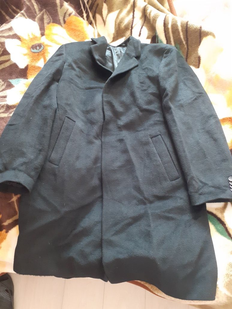 Продам пальто мужское чёрное 54 размер.змер.