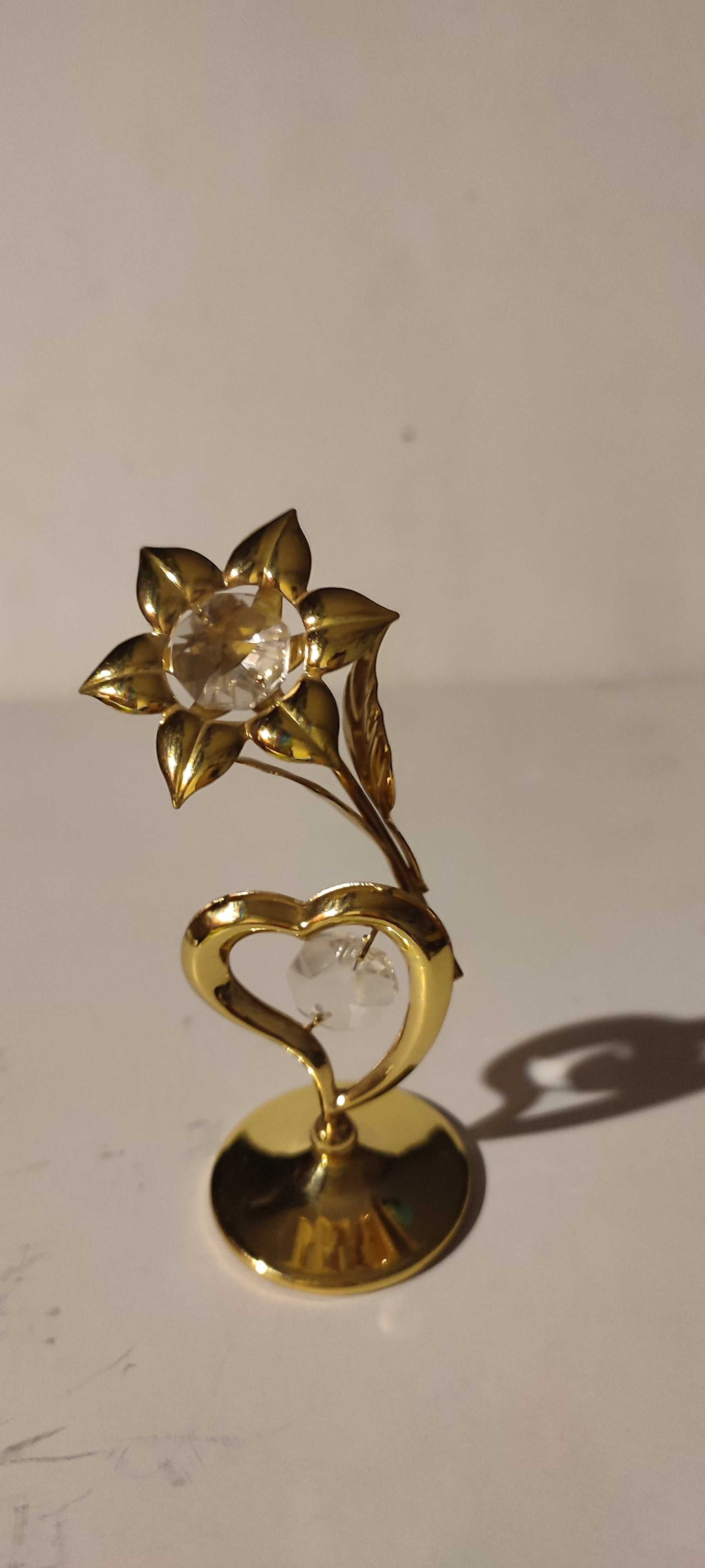 Gentuta miniatura + floare- cristale Swarovski cu alama