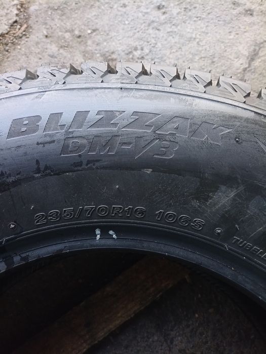 2 anvelope NOI de iarna Bridgestone 235/70 R16 dot 1220