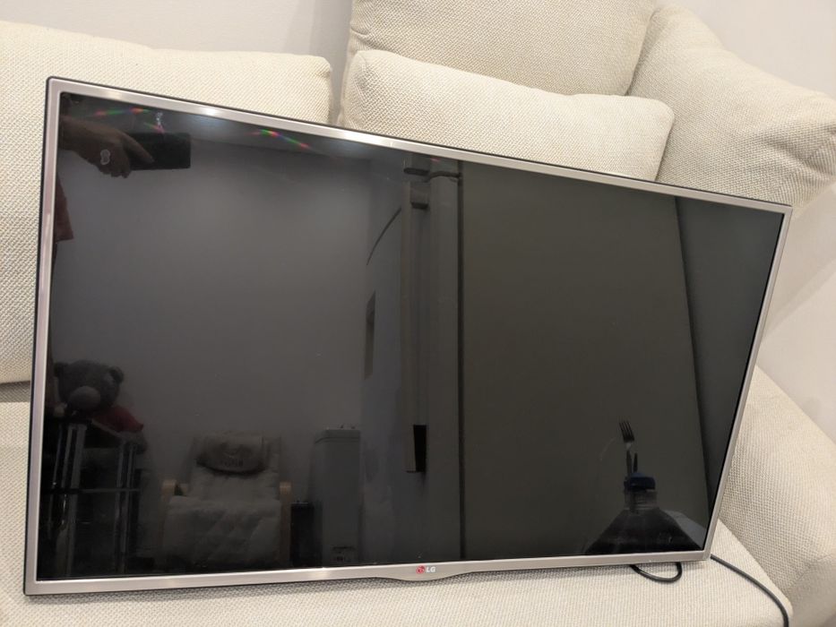 Продам б/у телевизор LG