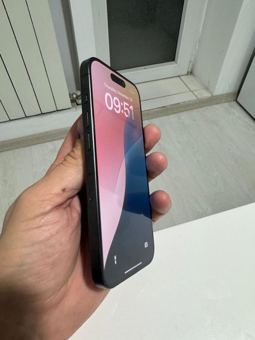 Iphone 15 PRO baterie 90% impecabil