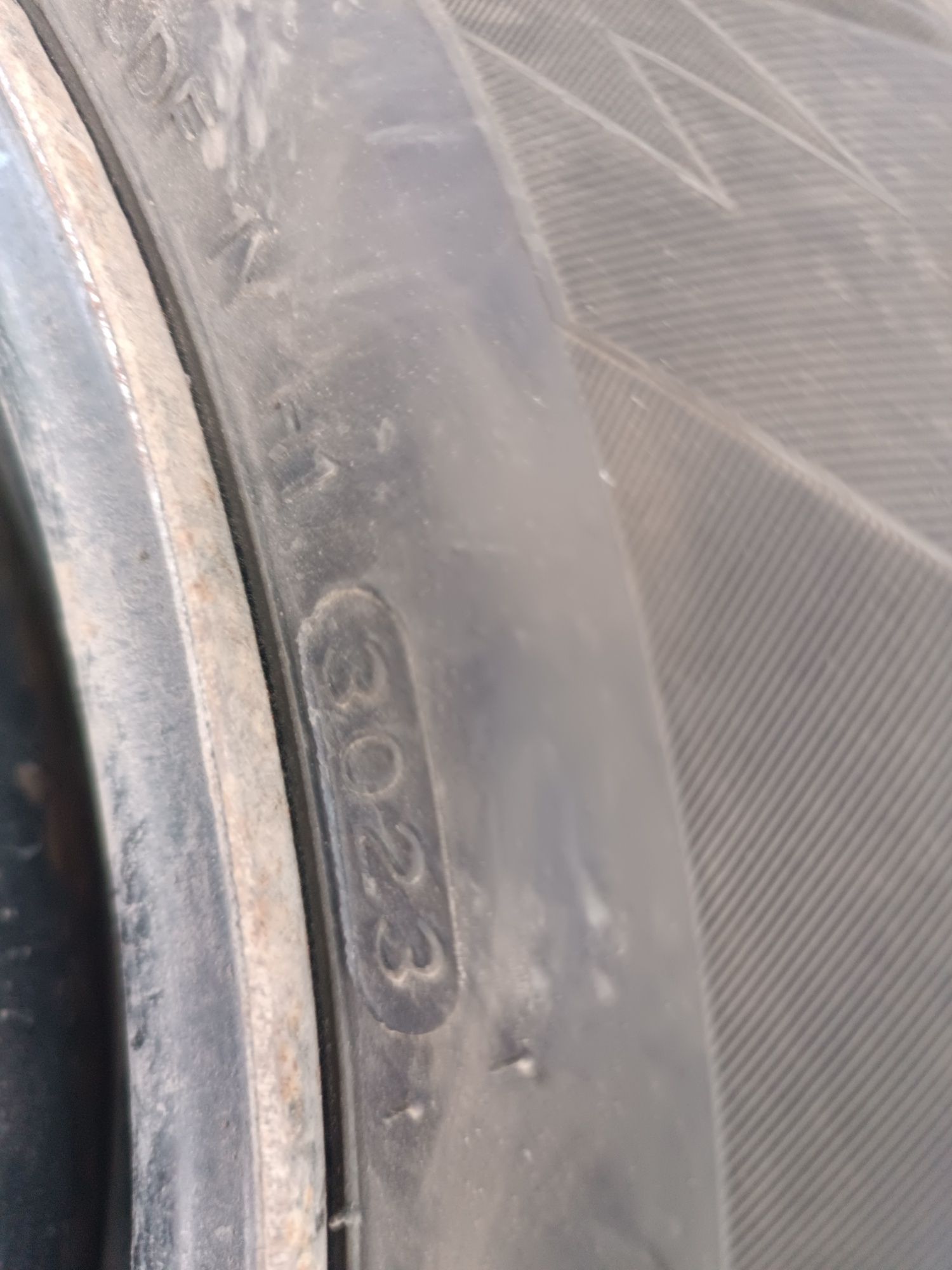Продам зимнюю резину Hankook