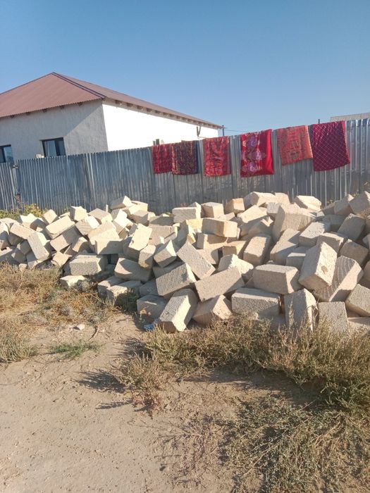 Ак Тас Сатылады 1200 Ак Тас бар