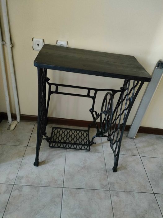 Столик журнальный