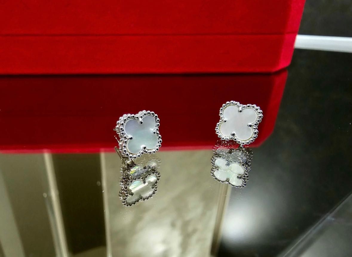 Van Cleef Sweet Alhambra колие и обеци
