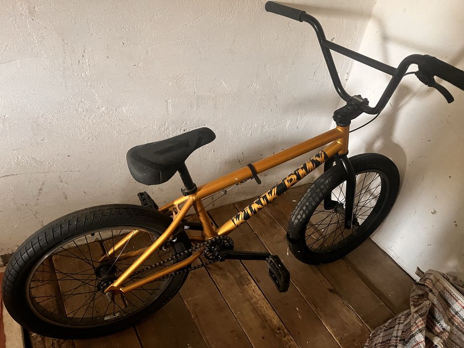 Продам BMX  трюковой облегченный Kink Curb-2023г