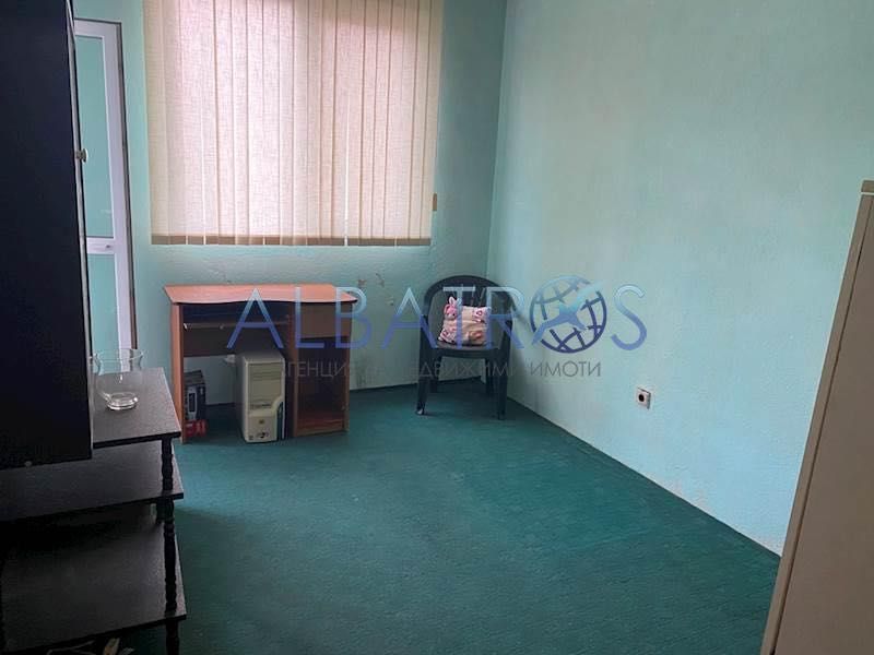 Продава се Многостаен апартамент в Аксаково - 150 кв.м за 866 €/кв.м - Снимка #4