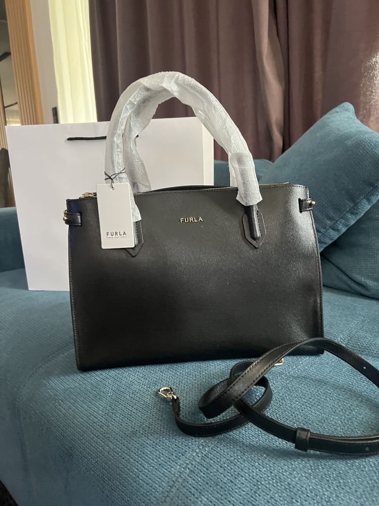 Furla Pin M Tote Onyx.Нови,с етикети,подаръчен плик Furla