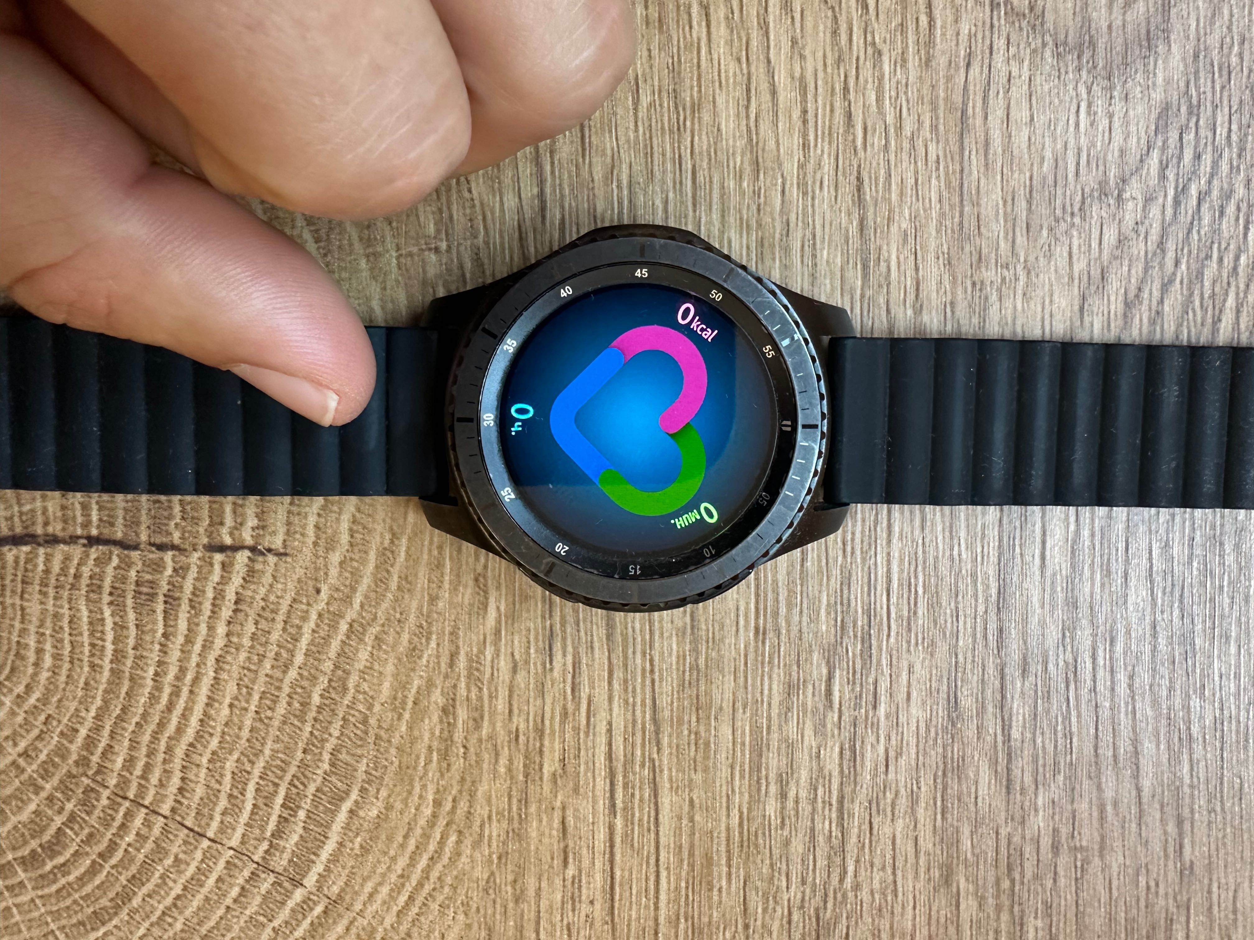 Часовник Samsung S3 Frontier