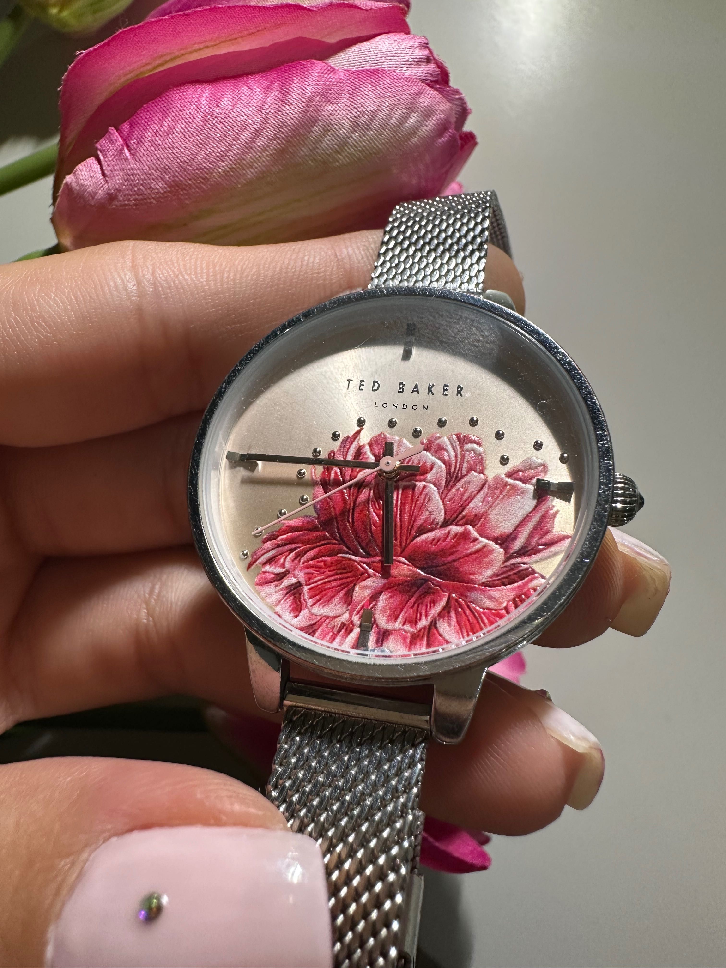 Ted Baker часовник с цвете