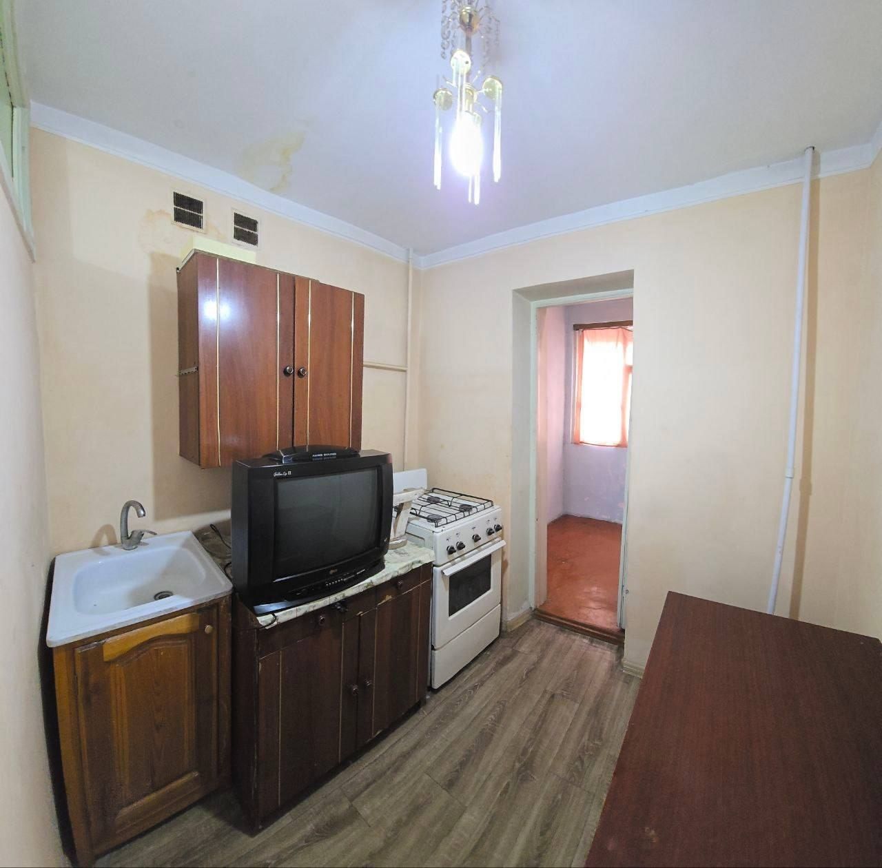 Продаю квартиру по линии Метро Чиланзар 1 комнатную 38м² Ул Казирабад