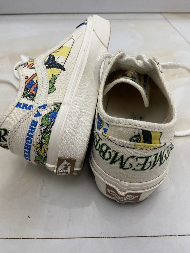 Adidasi Vans, noi cumparati