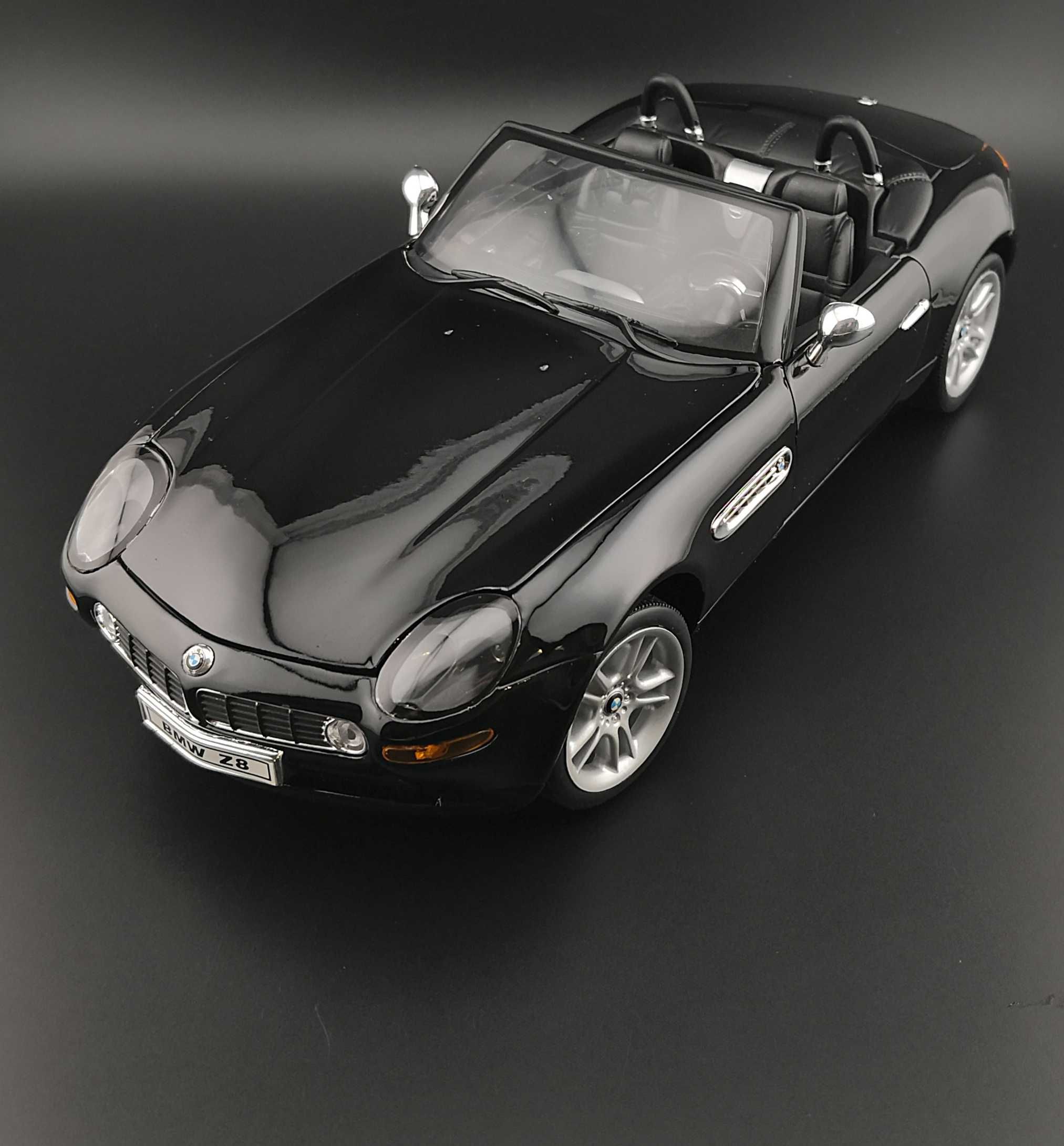 Macheta 1:18 BMW Z8  1:18 WELLY